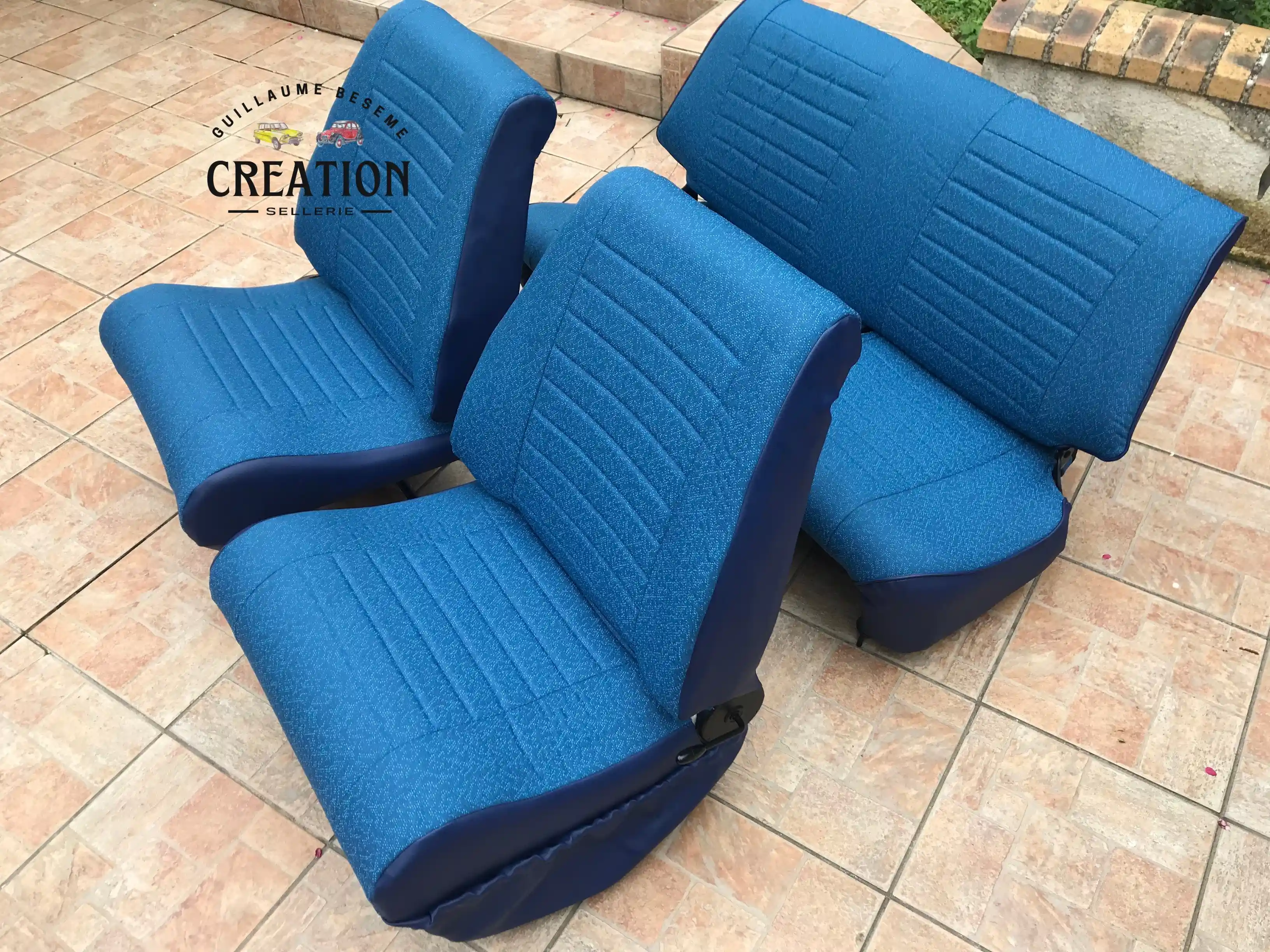 Sellerie en Tissu bleu diamanté / Skaï, modèle AMISUPER break, année 1974