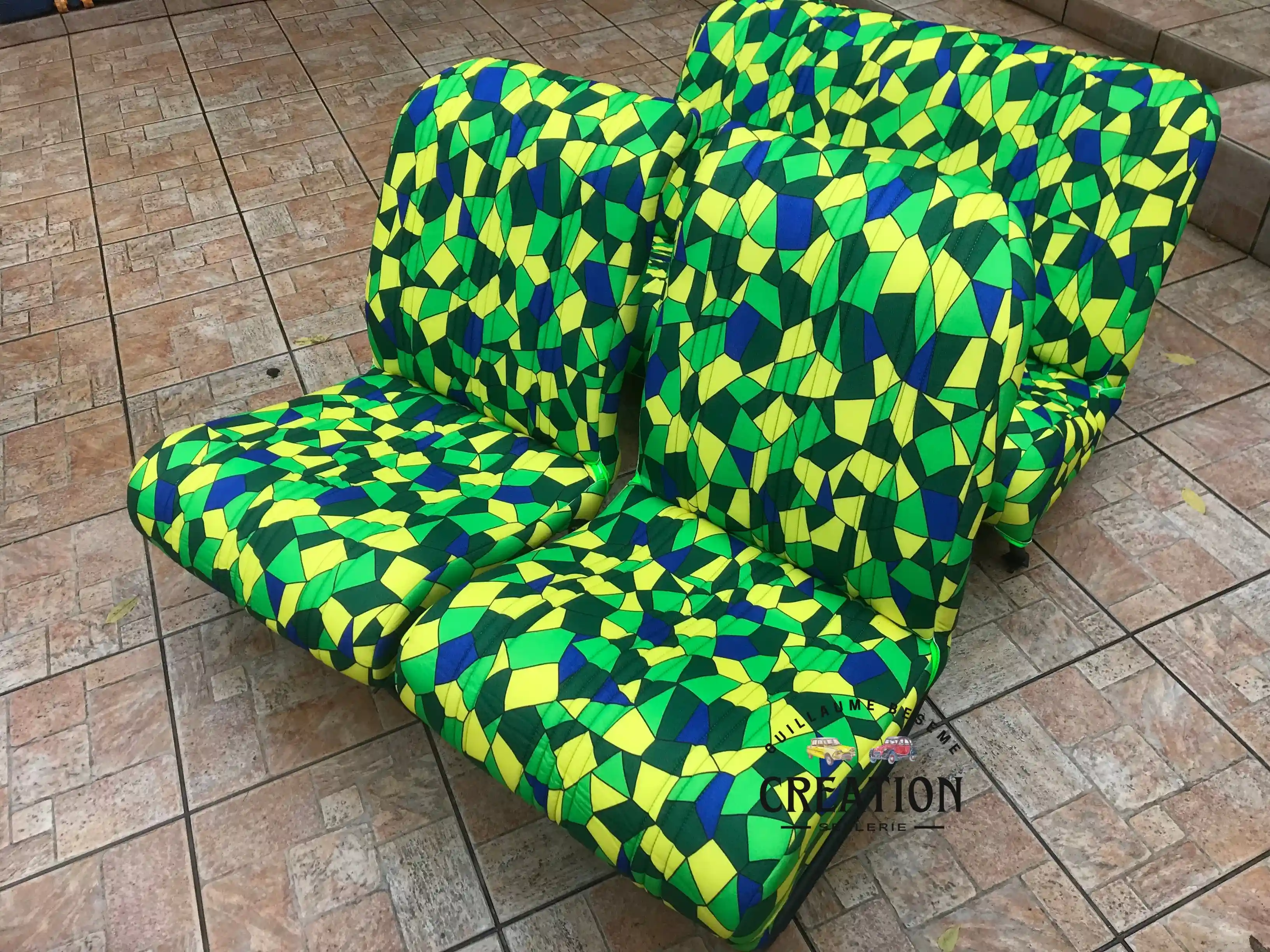 Sellerie en Tissu Mosaïque, modèle 2CV6 verte, année 1974